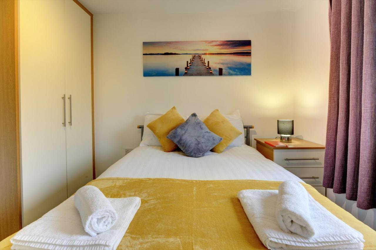 2-Br Apartment, En-Suite, Allocated Parking, Next To Playground Coventry Esterno foto