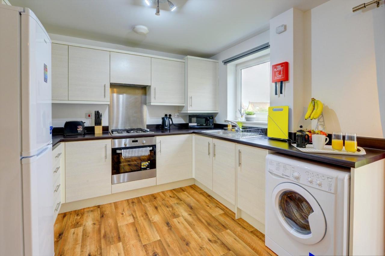 2-Br Apartment, En-Suite, Allocated Parking, Next To Playground Coventry Esterno foto
