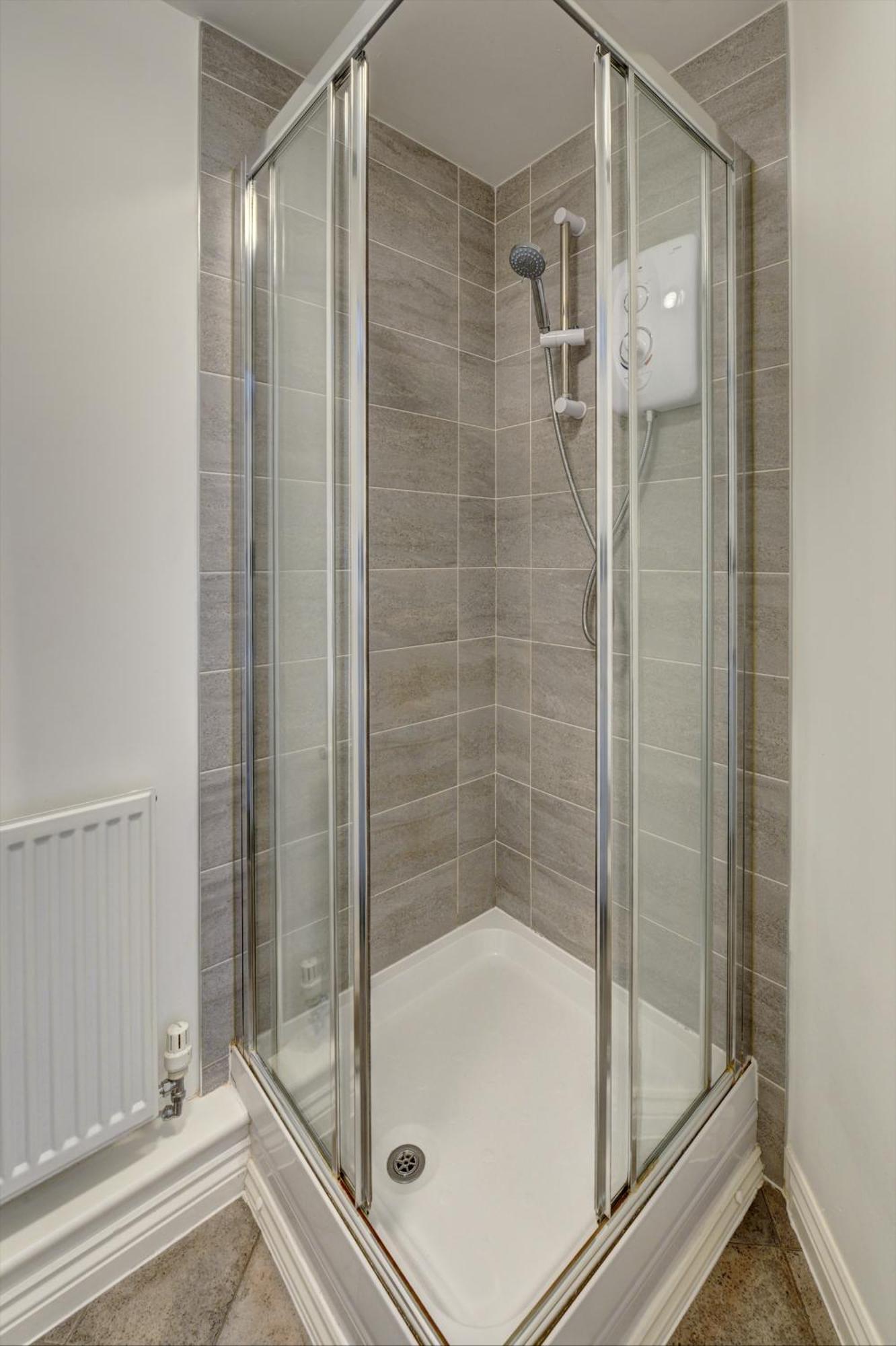 2-Br Apartment, En-Suite, Allocated Parking, Next To Playground Coventry Esterno foto